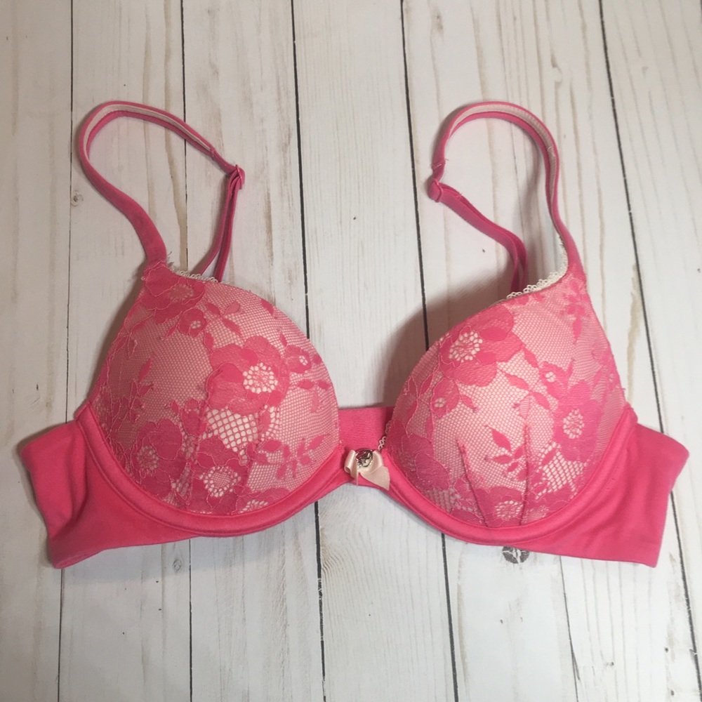 Victoria’s Secret Deep Plunge Push Up 32B Bra